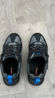 Merrell 44 - 4