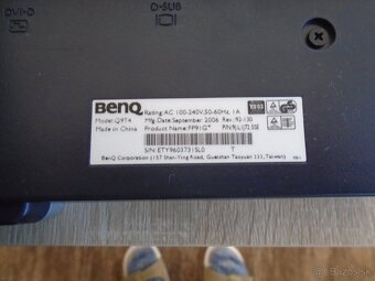 19" monitor Benq Q9T4 - 4