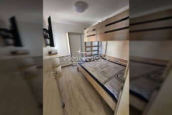 PRIVLAKA - trojizbový apartmán 20 m od mora - 4