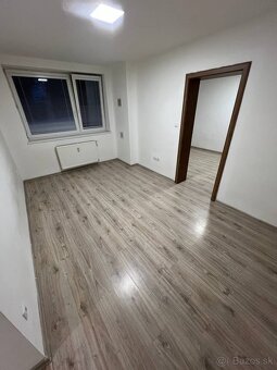 Na prenájom 2 izbový byt kompletná rekonštrukcia Handlová - 4