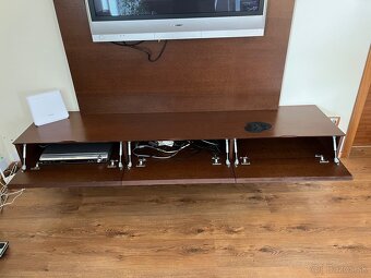 BRIK Obývačková zástena s 3 skrinkami - 4