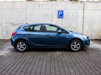Opel Astra Hatchback 1.4 benzín 74 kW - 4
