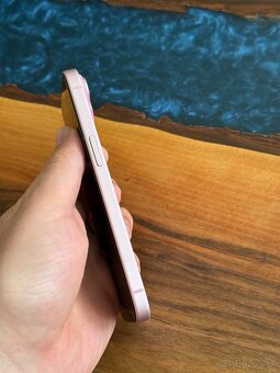 iPhone 15 128gb Pink Top stav - 4