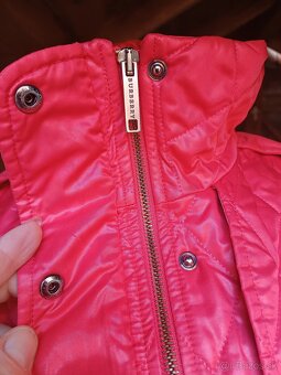 Predám originál BURBERRY červenú prešivanu bundu - 4
