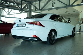Lexus IS F-Sport Top / audio Mark Levinson - 4