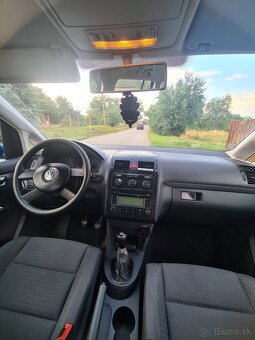 Volkswagen touran - 4
