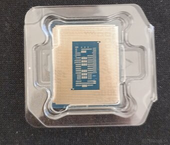 Intel Core i7-12700F - 4