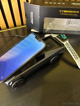 Nabíjacia stanica na Apple zariadenia - 4