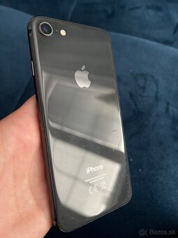 iPhone 8 – 64 GB - 4