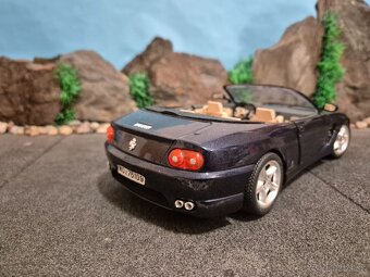 Prodám model 1:18 Ferrari 456GT cabrio - 4