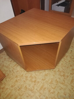 Predám obývaciu stenu – zachovalá, funkčná - 4