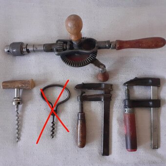 Zverák s kovadlinkou, vŕtačka, svorky, vývrtky - 4