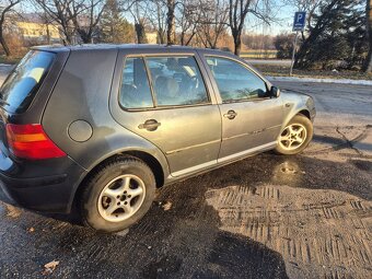 Volkswagen golf - 4