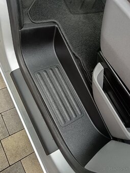 Predám dodávku vw transporter T5 77kw 1.9tdi - 4