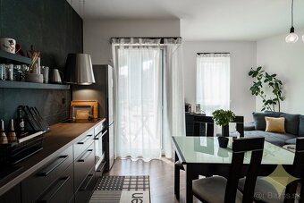 Exkluzívne na predaj exkluzívny 2 izbový mestský byt o výmer - 4