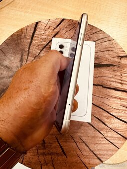 iphone 11 white 64 batéria 100% original top stav - 4