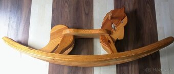 Masivny dreveny hojdaci konik, predlzeny - 4