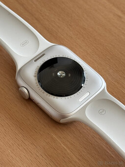 Apple Watch SE 44 mm (2024) + adaptér - 4
