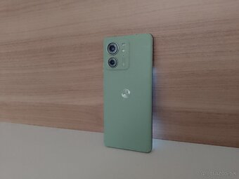 Motorola Edge 40 - 4