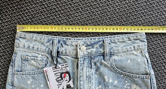 Predám lacno nové dámske rifľové šortky zn. Guess - 4