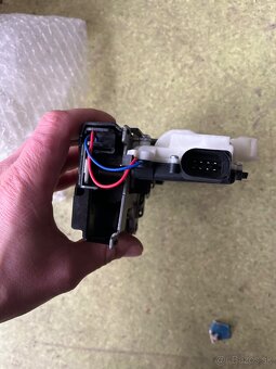 predam zamok dveri na ŠKODU OCTAVIU1 - 4