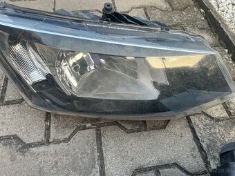 Svetlá Škoda Fábia 3 - 4