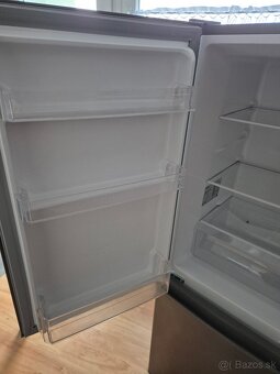 Chladnicka s mrazničkou - 4