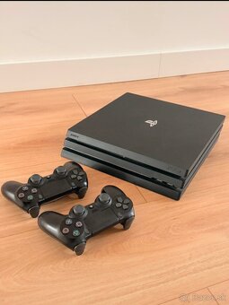 Predám PS 4 Pro - 4