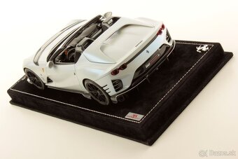 Ferrari 812 CompetizioneA | MR Collection 1/18 - 4