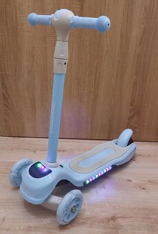 Detská svietiaca kolobežka Ricokids - 4