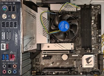 gigabyte B560M aorus pro Ax + intel g6405 + 32GB ram - 4