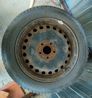 Zimné pneu Goodyear 205/55R16 - 4