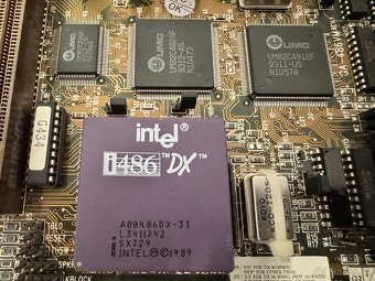 GIGABITE GA-486VM Intel i486 DX - 4