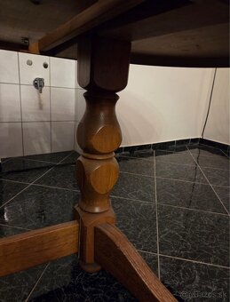 Predám masivný drevený stôl - 4