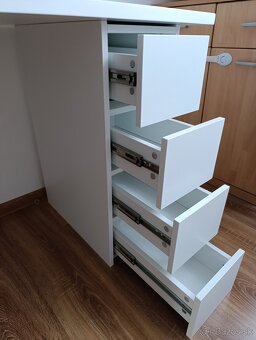 Pracovný/písací stôl - 4