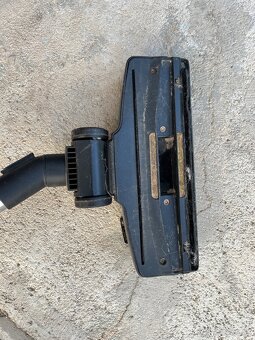 Vysávač – funkčný, lacno - 4