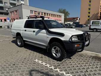 Mitsubishi L200 4x4 Pickup - 4