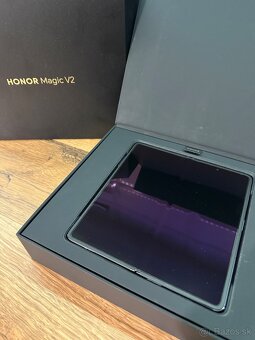 Predám v dokonalom stave Honor Magic V2 512GB - 4