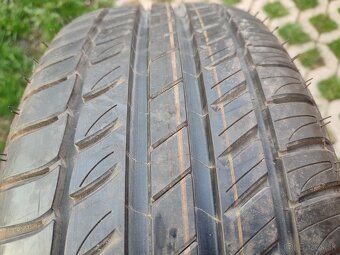 Predám pneumatiku Michelin 215/55r16 - 4