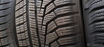 Predám 4ks slušné zimné 205/50r17-93V Hankook - 4
