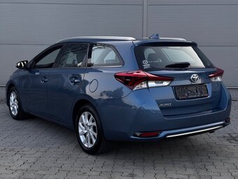 Toyota Auris 1.6 l Valvematic Executive - 4