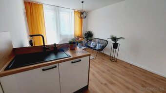 NA PREDAJ - KRÁSNY NOVO ZREKONŠTRUOVANÝ 4 IZB. BYT S LOGGIOU - 4