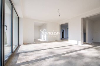 PREDAJ výnimočný 5-izbový dom, Zlaté Moravce-centrum - 4