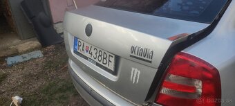 Kufrove dvere Octavia 2 sedan - 4