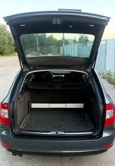 Škoda Superb 2.0 TDI DSG 4x4 maximálne zachovala - 4