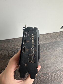 ASUS ROG STRIX GeForce RTX 2060 O6G GAMING - 4
