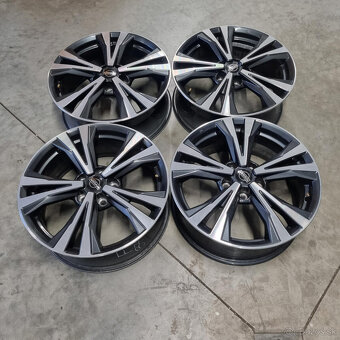 NISSAN disky 5x114.3 R18 7J ET40 - 4