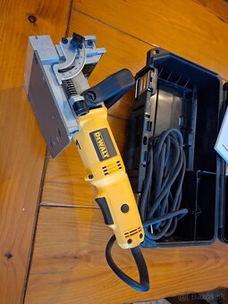 Lamelovacia fréza Dewalt DW682K 600 W + kufor - 4