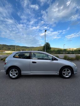 Honda Civic 7g Hatchback - 4