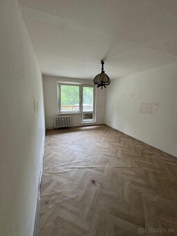 Na predaj 3i byt v Hnúšti s balkónom - 4